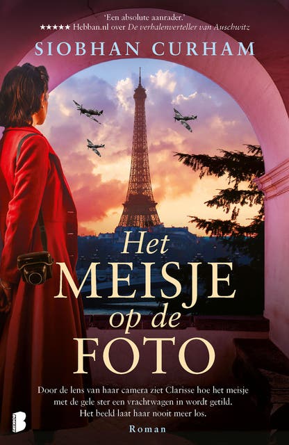 Het meisje op de foto: Door de lens van haar camera ziet Clarisse hoe het meisje met de gele ster een vrachtwagen in wordt getild. Het beeld laat haar